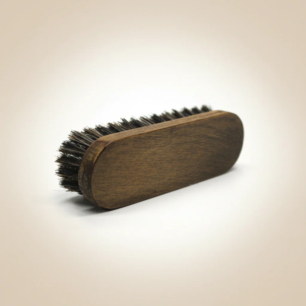 [brossecuir2] Brosse Cuir medium